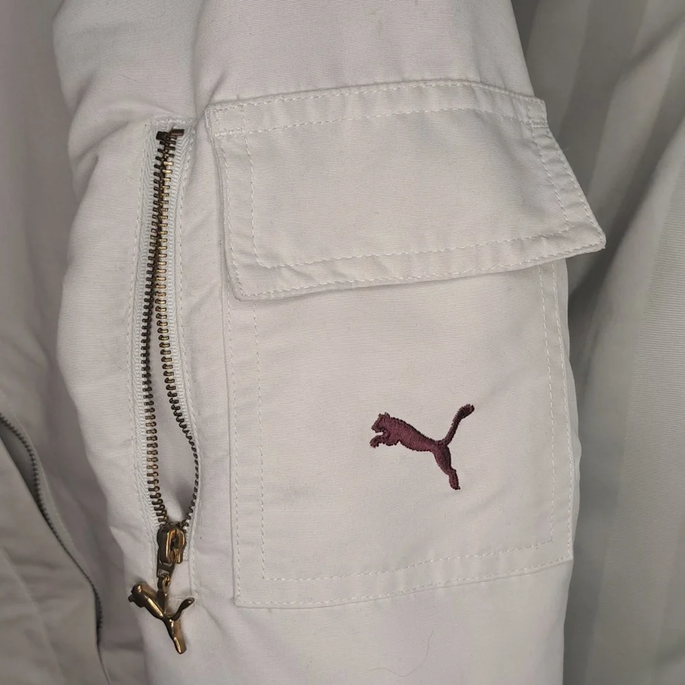White Puma Jacket with Pink Lining and Faux Fur Trim Size Small - Picture 3 of 9